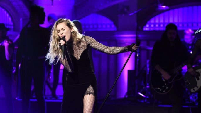 Esta es la sorprendente participación de la cantante Miley Cyrus en 'Saturday Night Live'