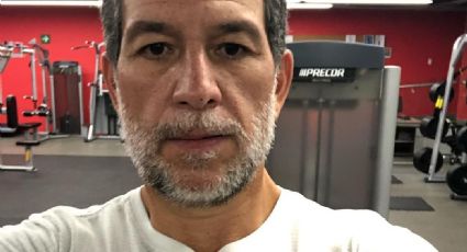 FOTO: Javier Alarcón cumple su apuesta tras la victoria del Cruz Azul y luce una barba azul