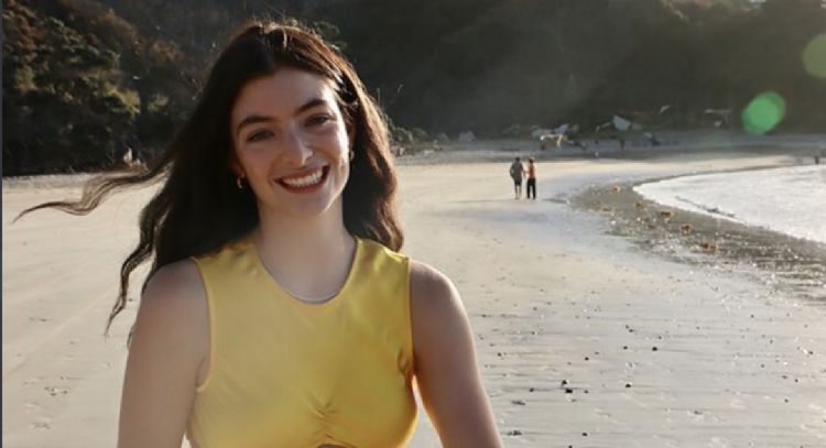 Lorde por fin lanza 'Solar Power' y sus fans  reaccionan de esta manera