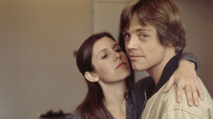 Mark Hamill celebra a Carrie Fisher tras conseguir su estrella en el Paseo de la Fama de Hollywood