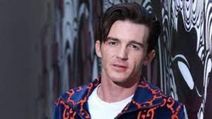 Pese a declararse culpable de delitos contra menores, Drake Bell da concierto en línea