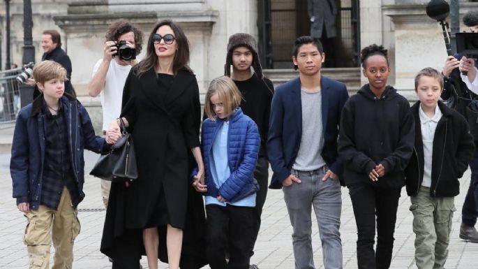 ¡Lamentable! Angelina Jolie denuncia discriminación hacia sus hijos por el tono de su piel