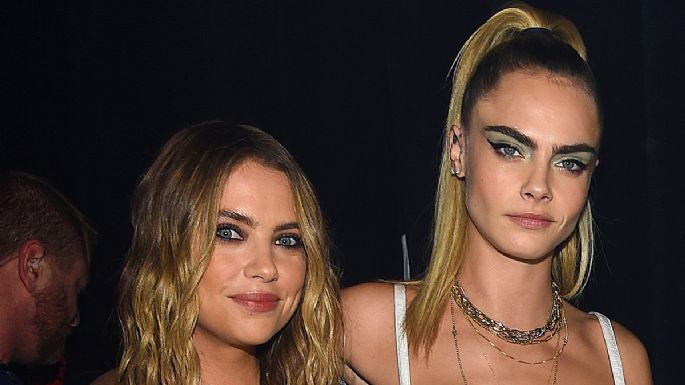 Cara Delevingne por fin habla sobre las fotos virales con un columpio íntimo