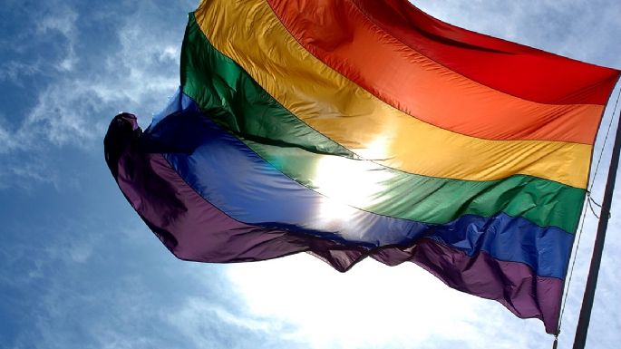 Estos son los famosos que se han unido a la comunidad LGBTQ+ en 2021 y celebran la inclusión