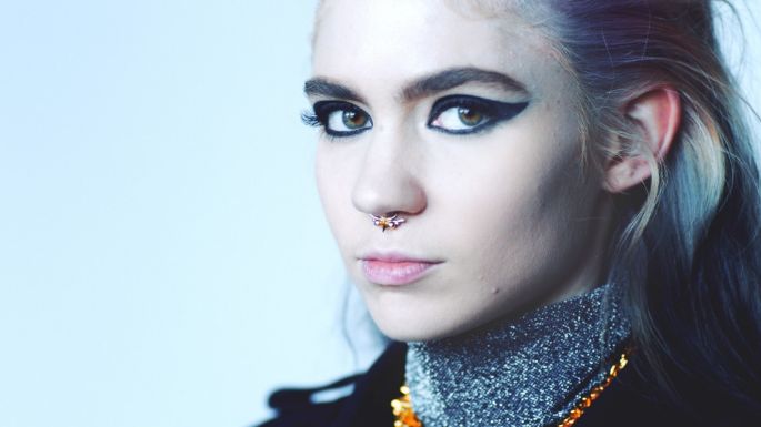 Grimes muestra su nuevo tatuaje  que le abarca casi toda la pierna y es alucinante