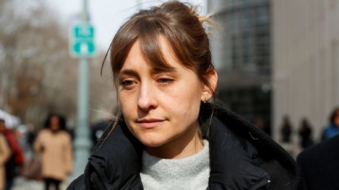 Dictan sentencia a Allison Mack, actriz de 'Smallville', por su participación en la secta Nxivm