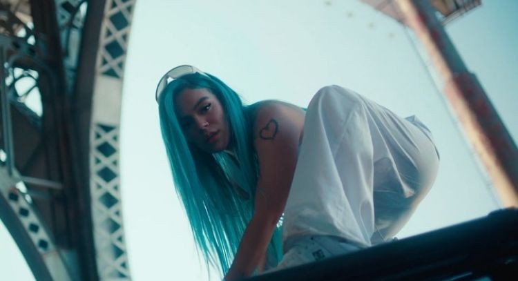 ¡Extraña a Anuel AA? Karol G se quiebra en pleno concierto al cantar 'Ocean'