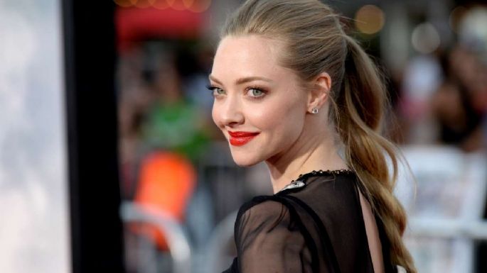 Amanda Seyfried sorprende al postear foto de ella con el elenco de 'Mean Girls'