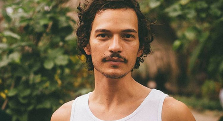 Caloncho está de estreno con 'Naranjita sí carnal', su nuevo sencillo musical