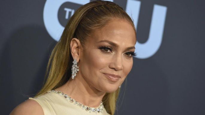 Jennifer Lopez muestra el primer vistazo de su look de boda y se ve maravillosa