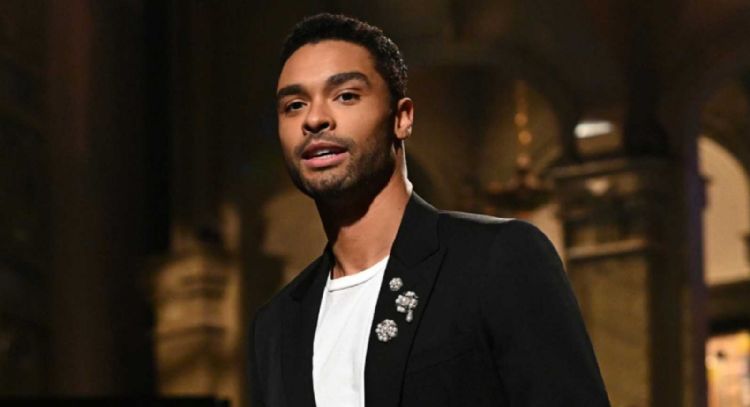 Esta es la novia de Regé-Jean Page de 'Bridgerton', quien es una jugadora de fútbol y redactora