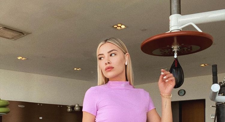 FOTO: Michelle Salas regresa a las redes y luce encantador vestido blanco