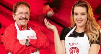 Alicia Machado y Tony Balardi se besan en plena transmisión de 'MasterChefCelebrity'