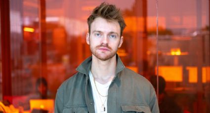 El hermano de Billie Eilish, Finneas,  anuncia su álbum debut y estrena canción