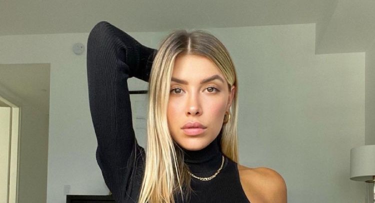 Michelle Salas reaparece en Instagram y enamora con elegante vestido rosa de primavera; así modela