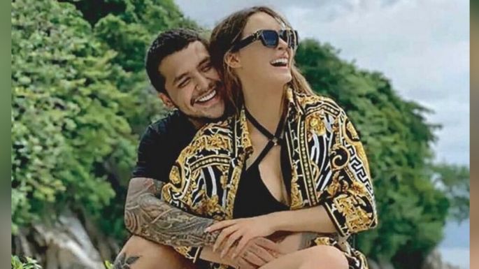 ¡Juntos y enamorados! Así captaron a Belinda y Christian Nodal en aeropuerto de Texas