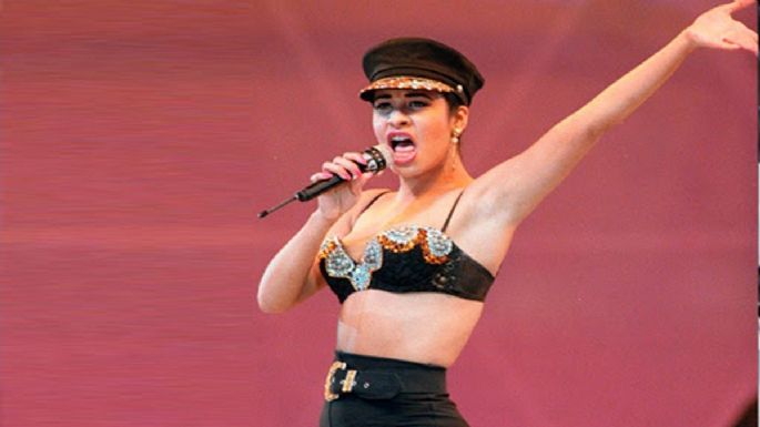 Así se veía Selena Quintanilla con este traje de baño, el cual impactó en su momento