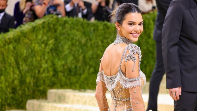 FOTO: Kendall Jenner responde a las críticas que recibió por llevar un revelador vestido a una boda