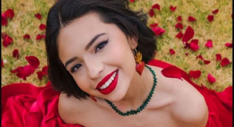 Ángela Aguilar comparte coqueta FOTO de su look y deleita a sus seguidores