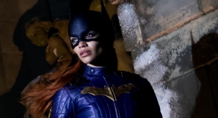 Revelan nuevas fotos del set de 'Batgirl' que muestran que sucedió con Lex Luthor en el DCEU