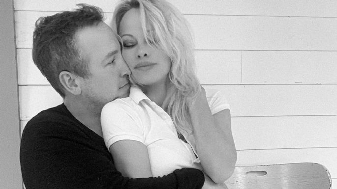 Pamela Anderson se divorcia tras un año de matrimonio; la boda se realizó en secreto