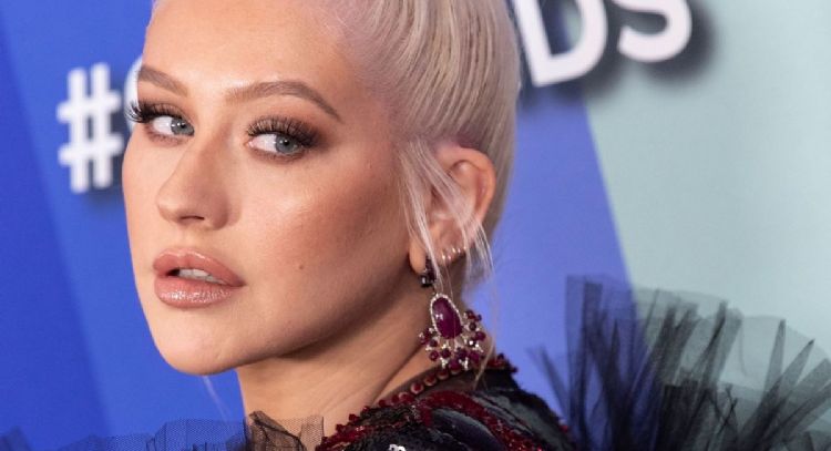 VIDEO: Christina Aguilera está de estreno con su nuevo tema 'La Reina'
