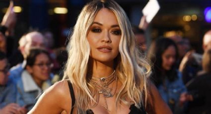 Desde la playa, Rita Ora luce sus encantos en coqueto bikini negro