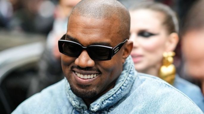 Kanye West revela que contratará indigentes como modelos para su nuevo lanzamiento