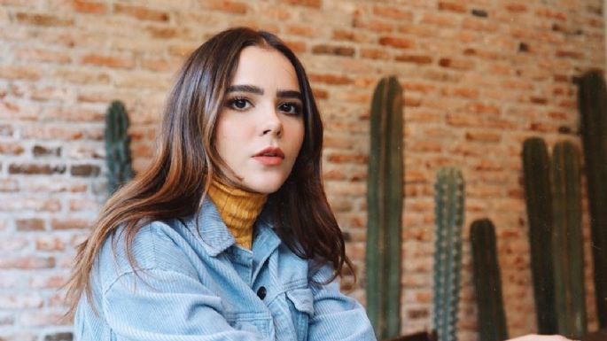 FOTO: Yuya regresa a Instagram y posa con increíble vestido de flores