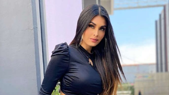 FOTO: Kristal Silva regresa a TV Azteca y posa con increíble 'look' rosa desde 'Venga la Alegría'