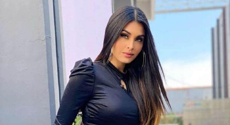 FOTO: Kristal Silva regresa a TV Azteca y posa con increíble 'look' rosa desde 'Venga la Alegría'