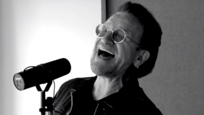 U2 comparte set acústico para recordar el aniversario de la masacre del 'Domingo Sangriento'