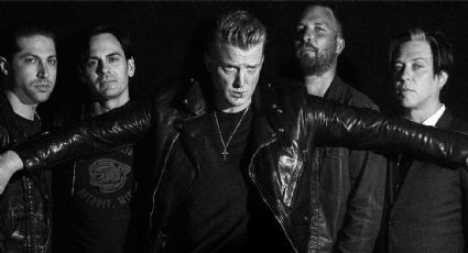 Líder de Queens of the Stone Age intenta arrojar al novio de su expareja por un balcón