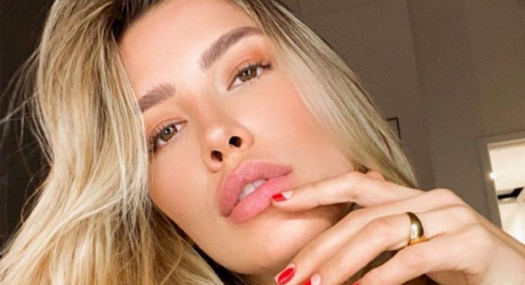 Michelle Salas se enfunda en increíble vestido de noche y deleita a todos sus fans de Instagram