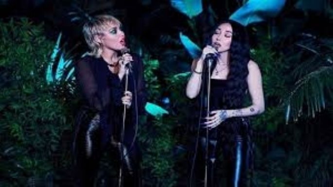 Miley Cyrus derrocha dulzura por su hermana menor y ella le responde