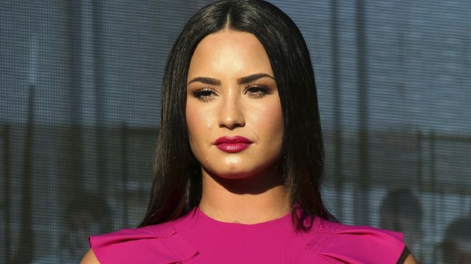 Demi Lovato sorprende al hacerse un gran tatuaje en la cabeza