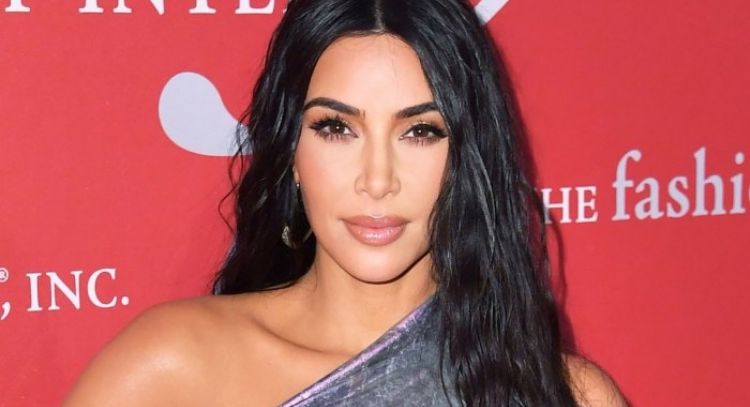Kim Kardashian fue abucheada  en partido de fútbol; ella estaba con su hijo Saint