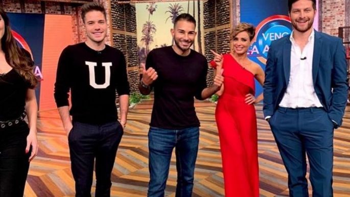 Boda en TV Azteca: Productor de 'VLA' se compromete con su novio y presume anillo