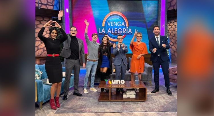 Tras debutar en 'Hoy' y 5 años en TV Azteca, famosa conductora deja 'VLA' por esta razón