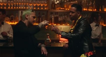 Romeo Santos y Christian Nodal se beben sus remordimientos en el nuevo video de 'Me Extraño'