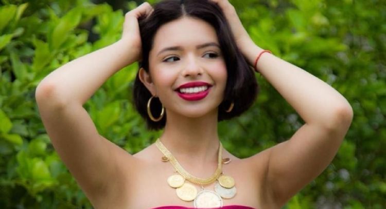 ¿Su nuevo ligue? Ángela Aguilar publica foto con hombre misterioso