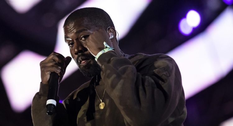 Kanye West compra esta red social luego de su bloqueo en Twitter e Instagram