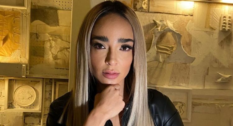 Manelyk González encanta a sus seguidores al mostrar su figura en vestido transparente