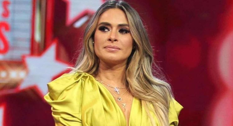 Desde 'La Casa de los Famosos', Galilea Montijo demuestra su estilo con este ceñido vestido negro