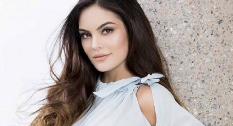 La exMiss Universo Ximena Navarrete revela que está esperando a su segundo bebé