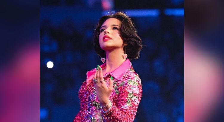 Ángela Aguilar posa con increíble look de día y le llueven halagos; así lo presume