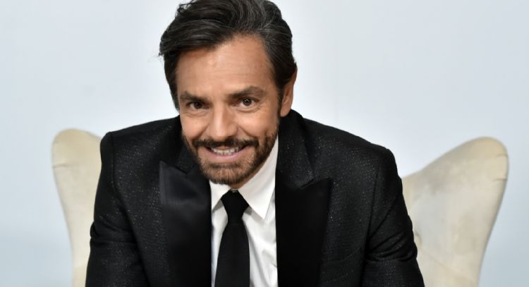 FOTO: Eugenio Derbez y Loreto Peralta recrean póster de película 'No se aceptan devoluciones'