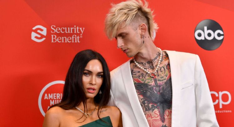 Halloween: Megan Fox y Machine Gun Kelly se disfrazan como Pamela Anderson y Tommy Lee
