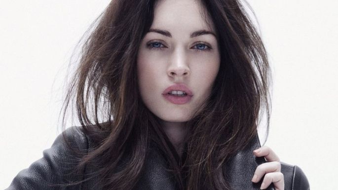 Megan Fox roba suspiros en un mini top verde neón mientras almuerza con su prometido