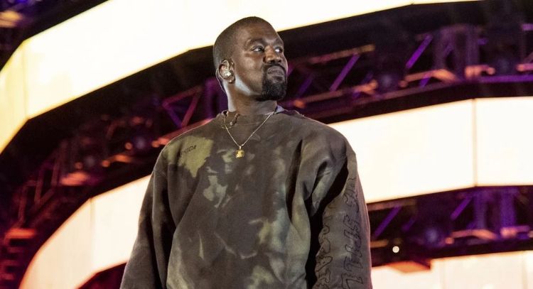 Kanye West pública sobre los malos contratos: "Ya no estaremos acostumbrados a la opresión".